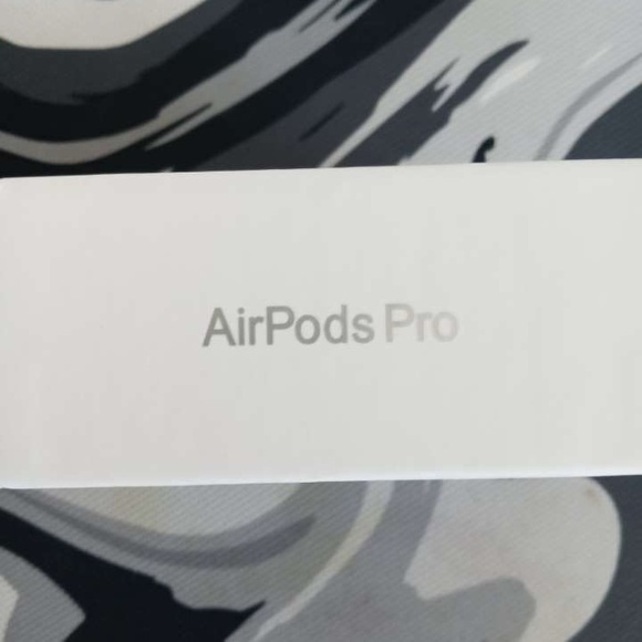 Apple AirPods Pro 2nd Generation with MagSafe Wireless Charging Case (USB‑C) - Picture 4 of 5